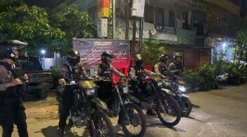 Satsamapta Polres Pelabuhan Makassar Hadirkan Rasa Aman Lewat Patroli Malam Humanis