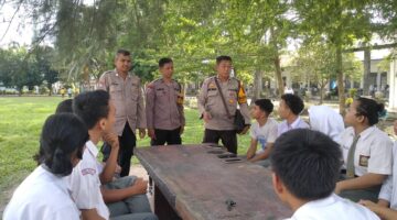Sambangi Sekolah, Polsek Rambutan Himbau Kamtibmas kepada Guru dan Murid