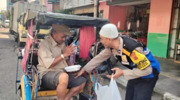 Giat Jumat berbagi , sambang dan Cooling Sistem di wilkum Kel. Kebon Pisang Polsek Sumur Bandung